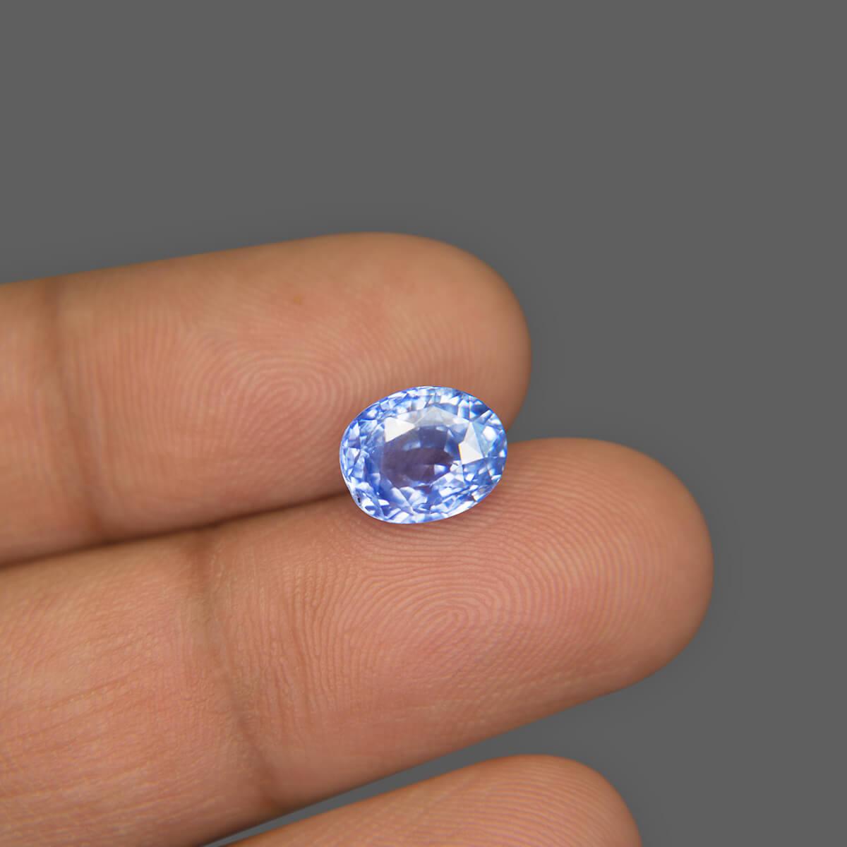 Blue Sapphire - 4.18 Carat
