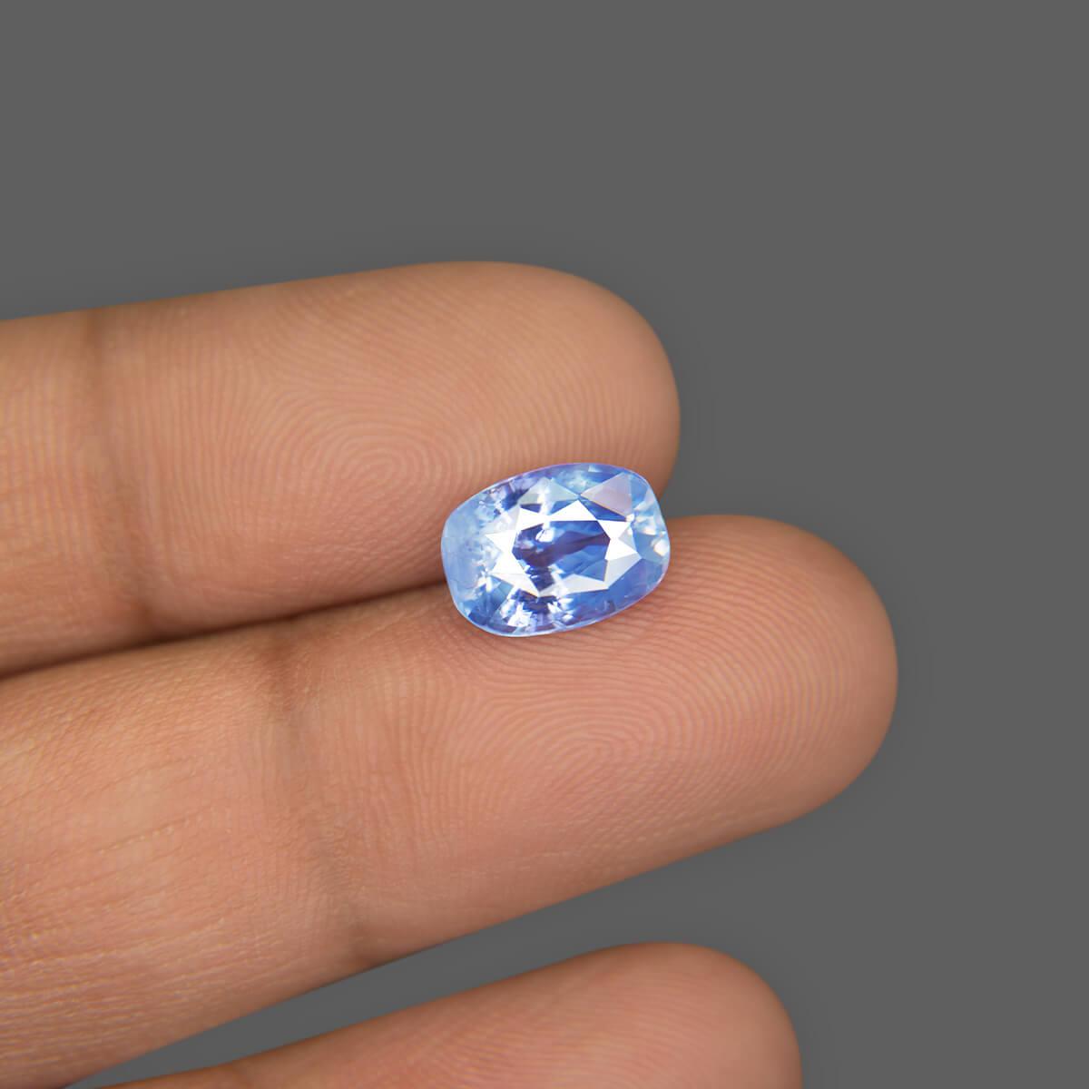 Blue Sapphire - 4.07 Carat