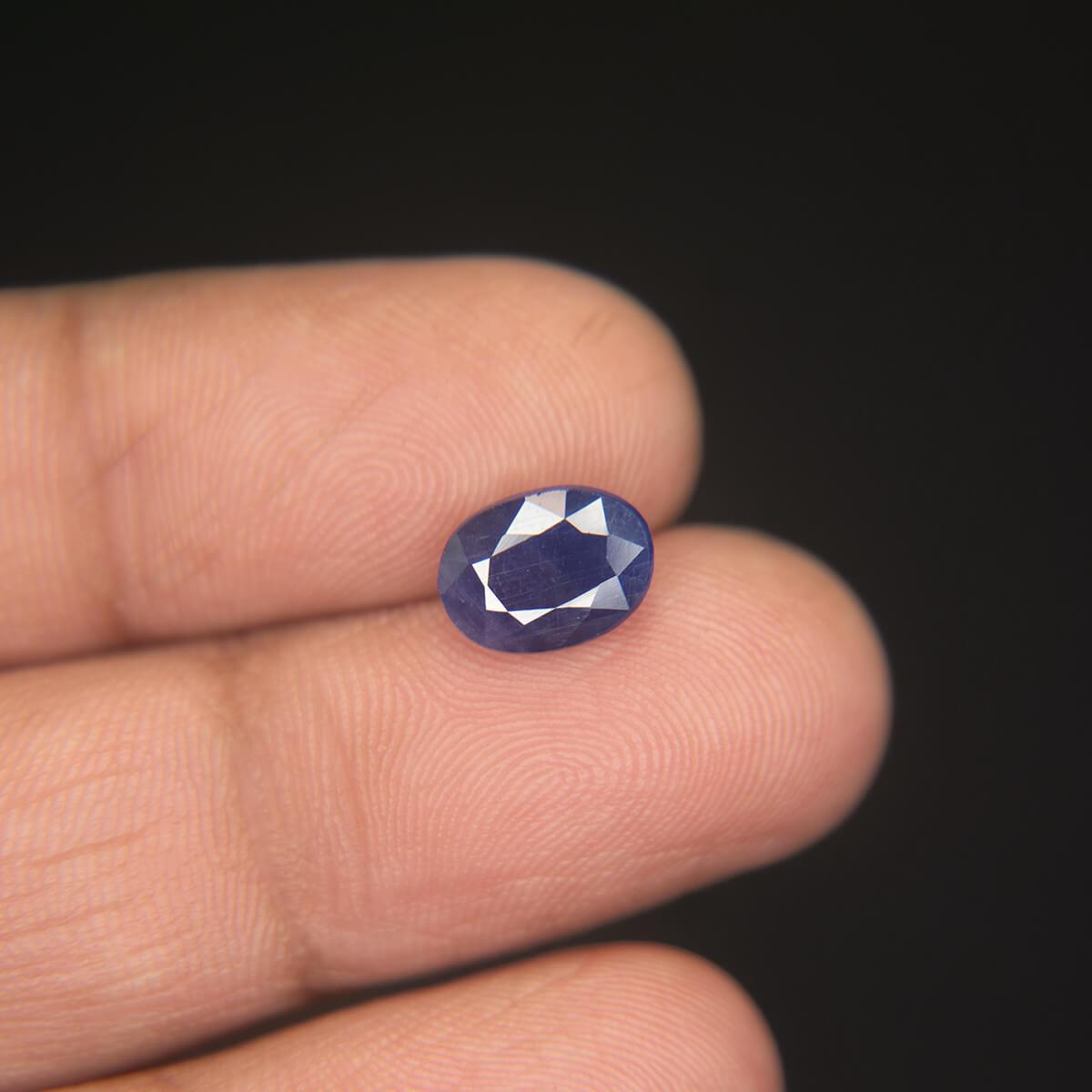 Blue Sapphire - 2.82 Carat