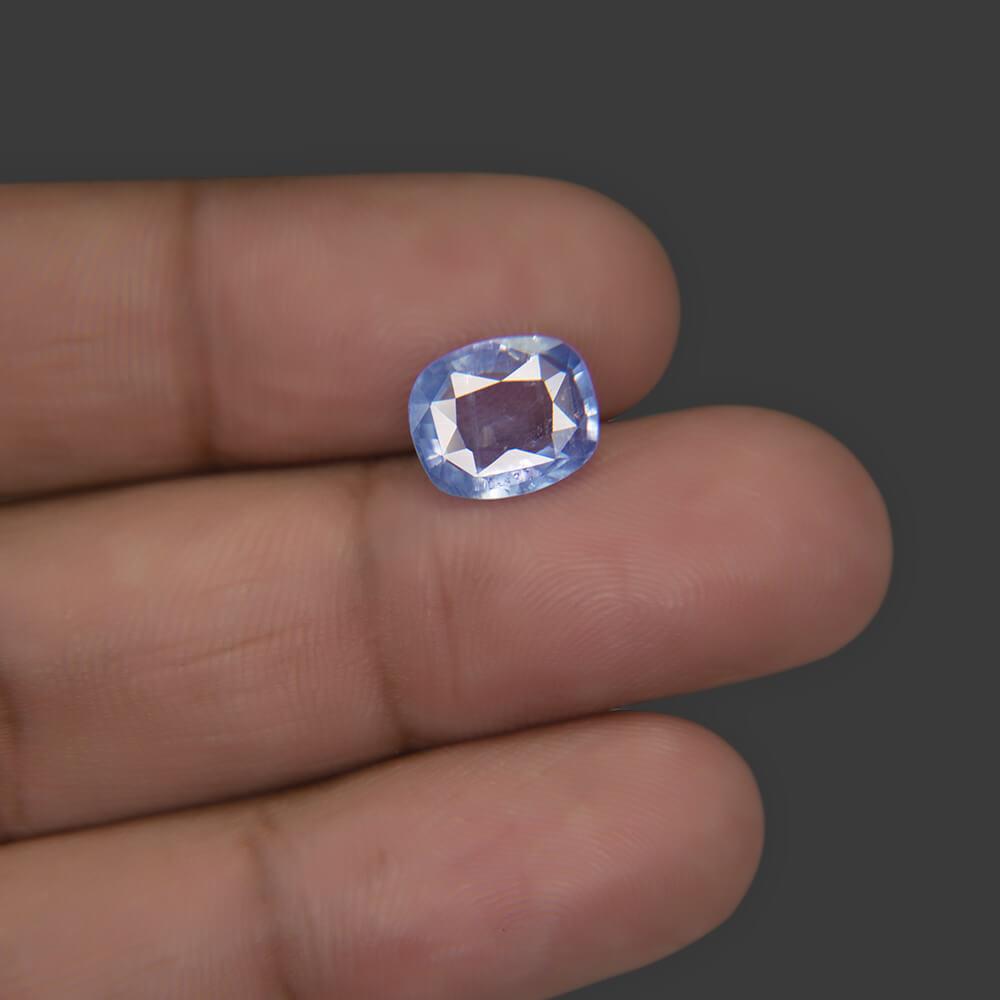 Blue Sapphire - 3.21 Carat