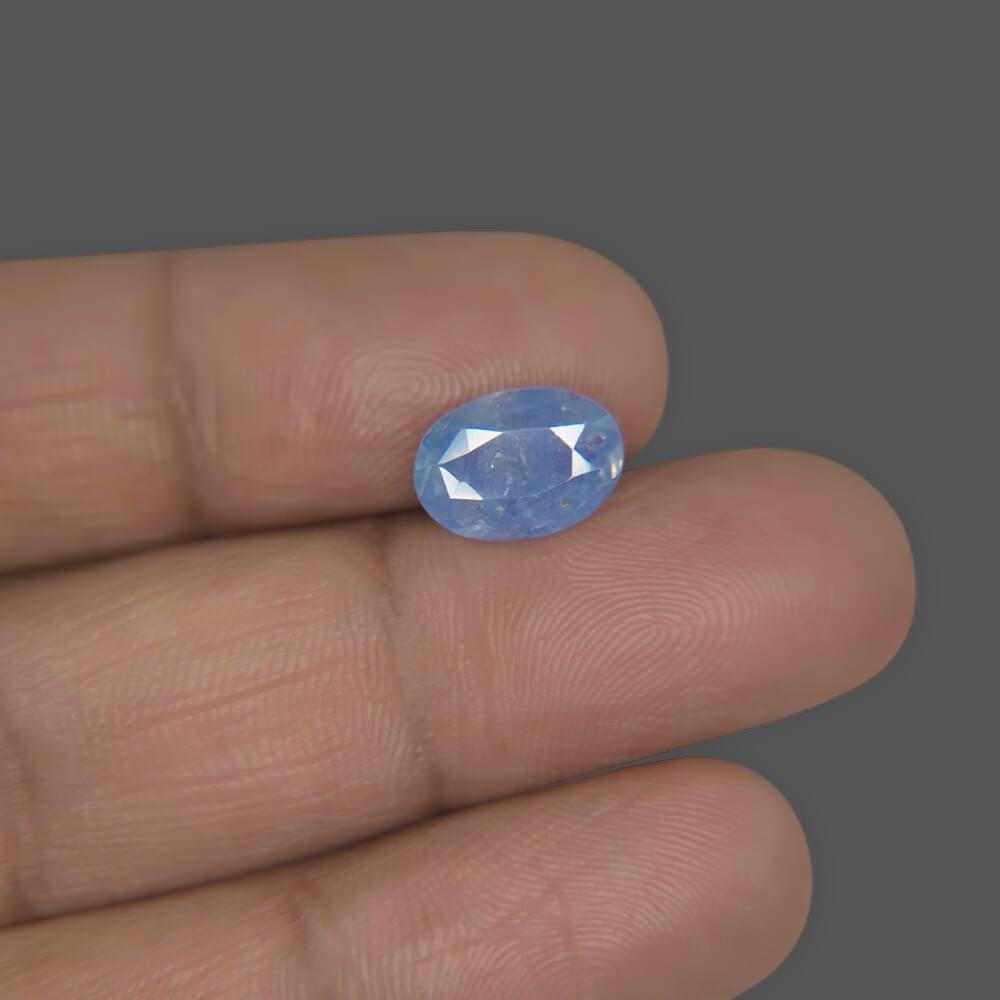 Blue Sapphire - 3.92 Carat