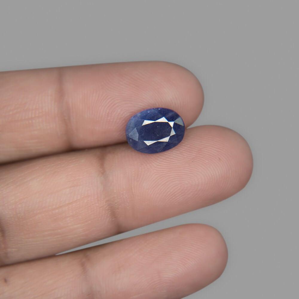 Blue Sapphire - 3.95 Carat