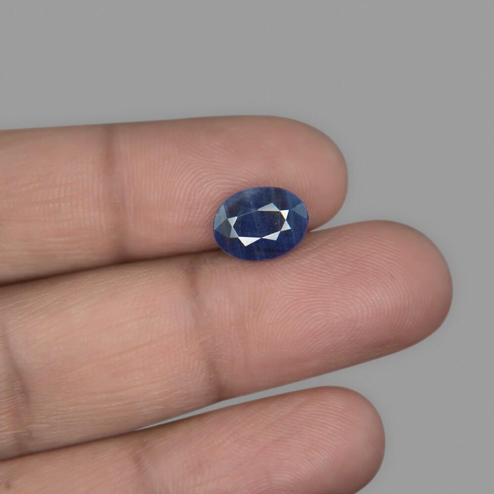 Blue Sapphire - 3.82 Carat