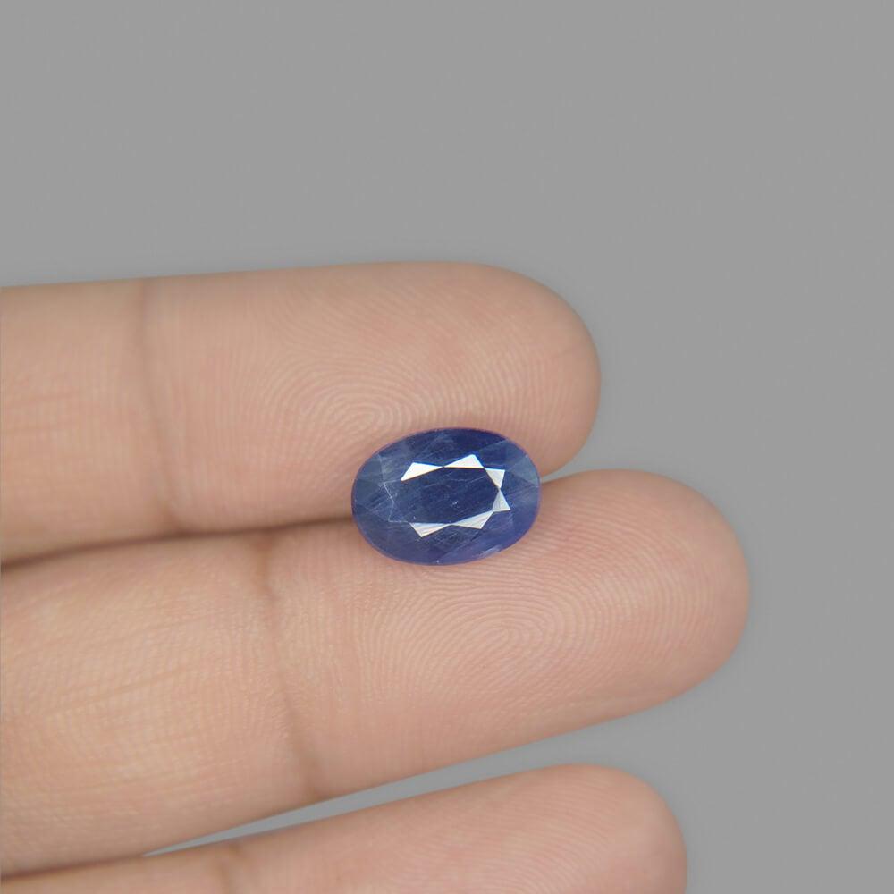 Blue Sapphire - 3.98 Carat