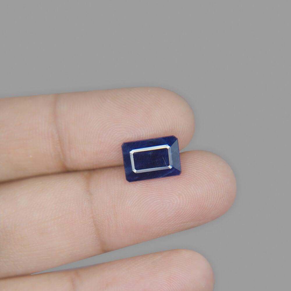 Blue Sapphire - 5.20 Carat