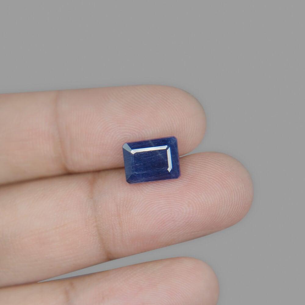 Blue Sapphire - 4.72 Carat