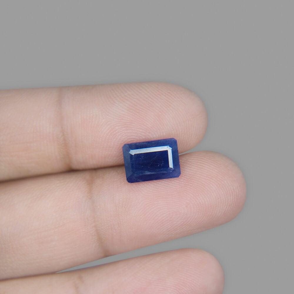 Blue Sapphire - 3.70 Carat