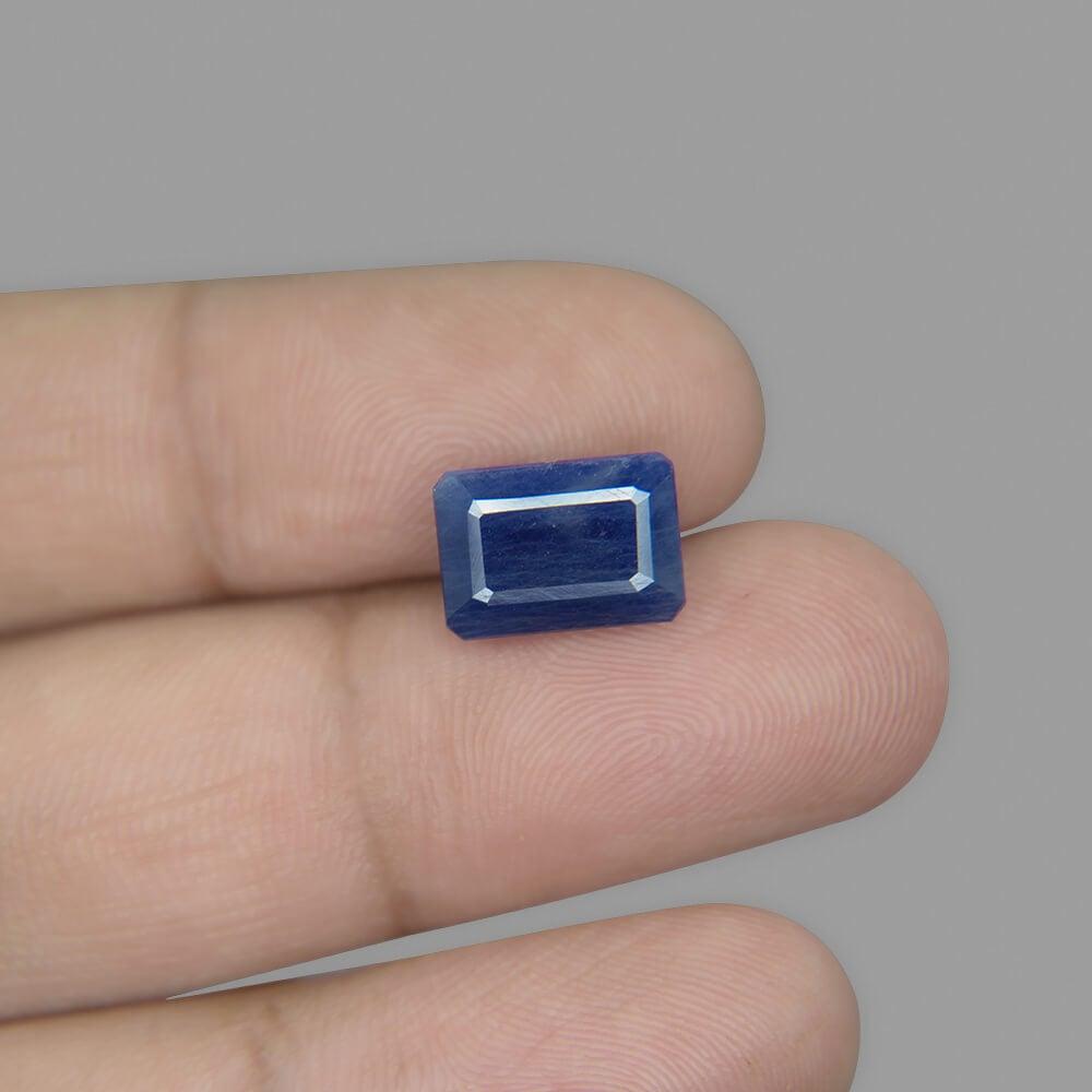 Blue Sapphire - 4.81 Carat