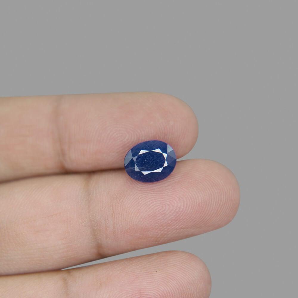 Blue Sapphire - 3.92 Carat