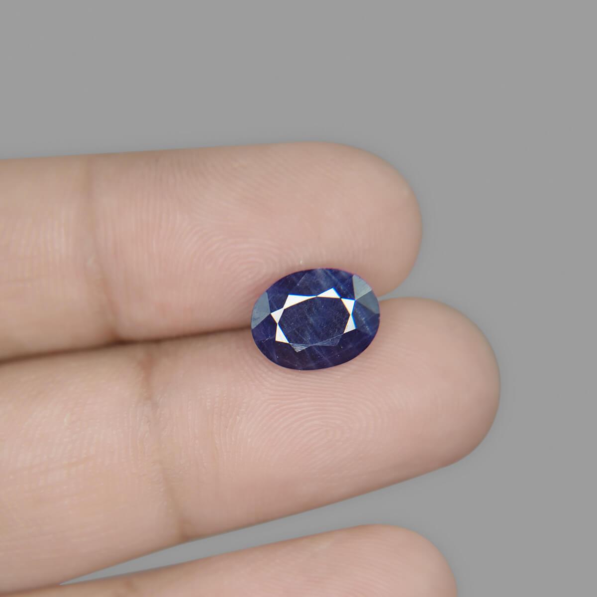 Blue Sapphire - 4.27 Carat