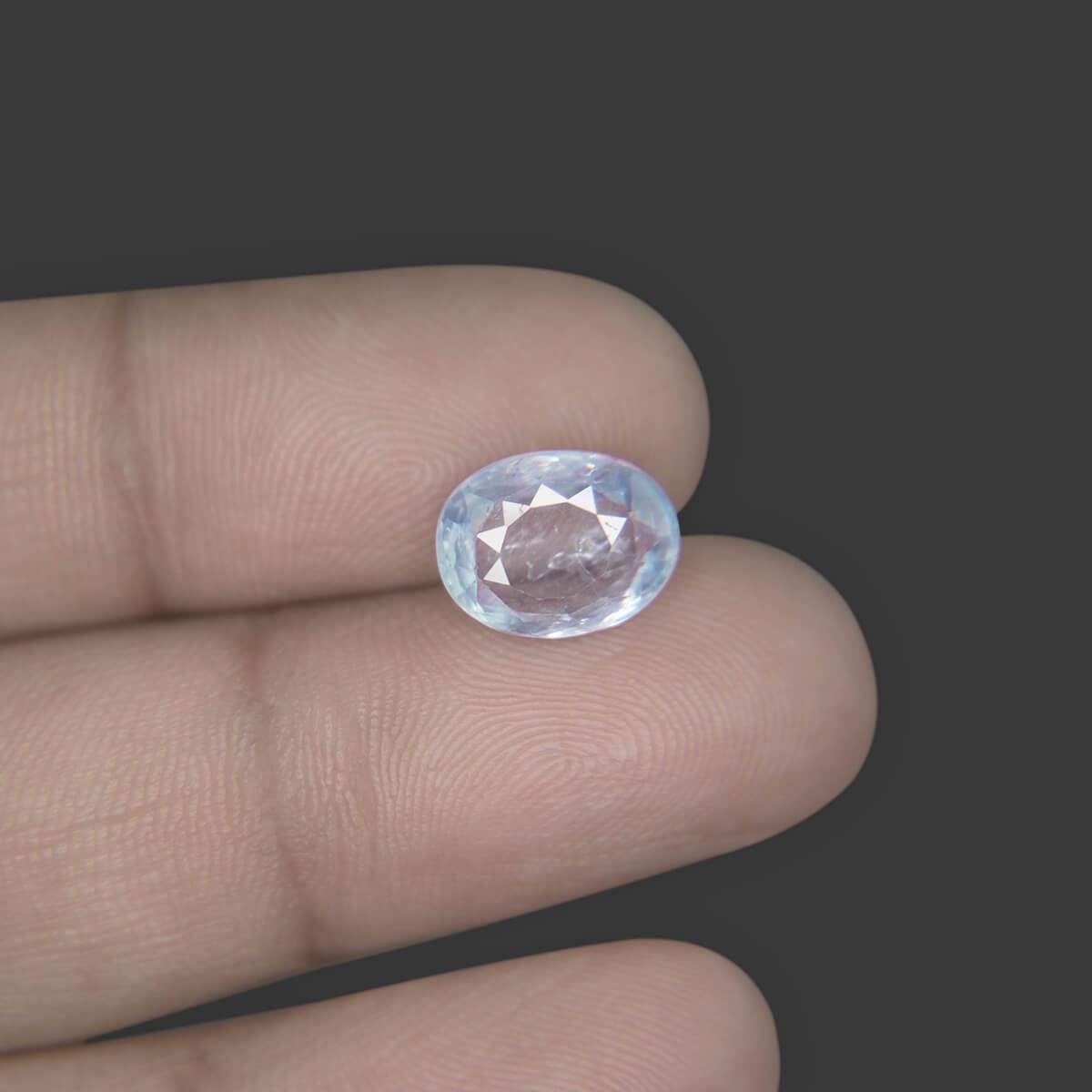 Blue Sapphire - 5.55 Carat