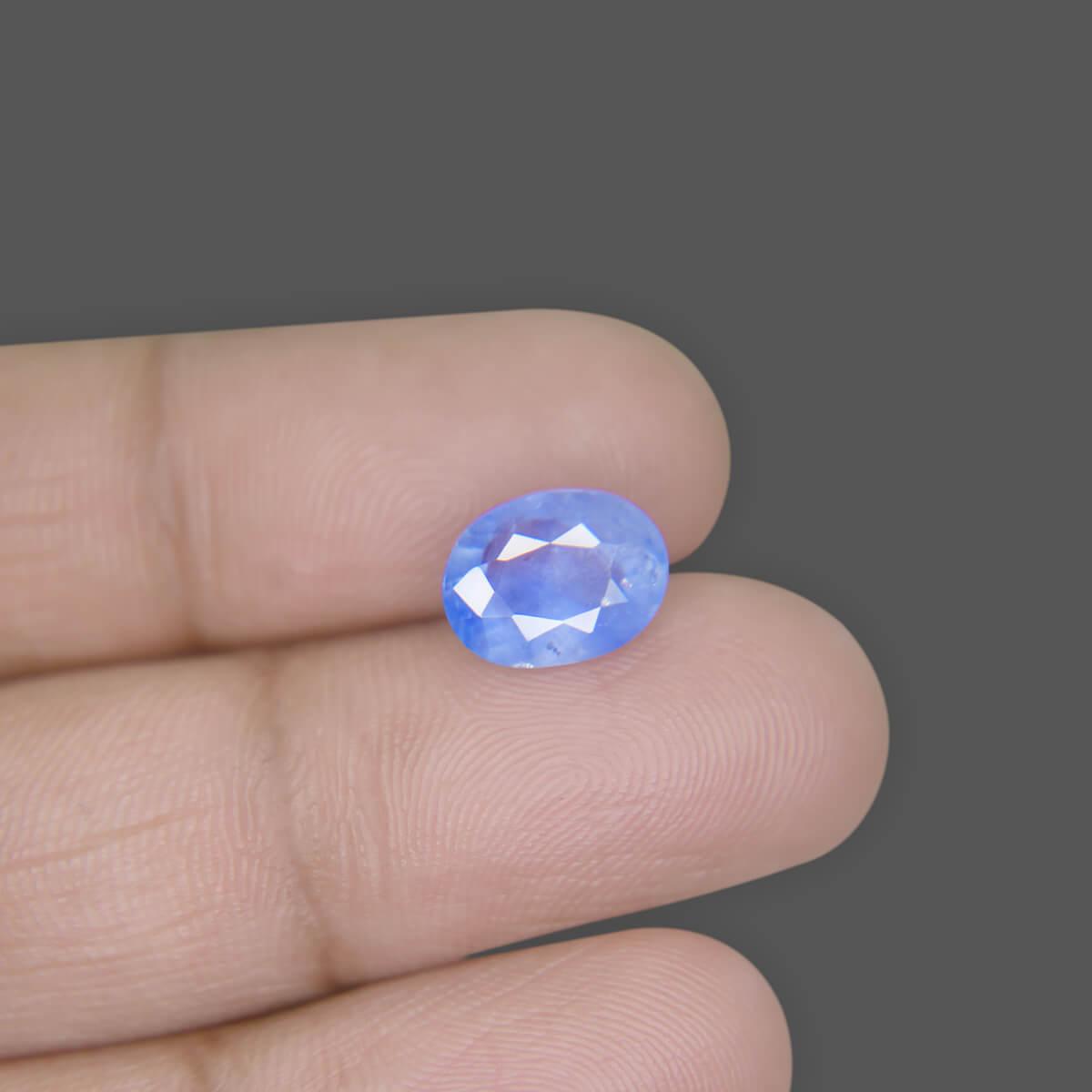 Blue Sapphire - 4.19 Carat