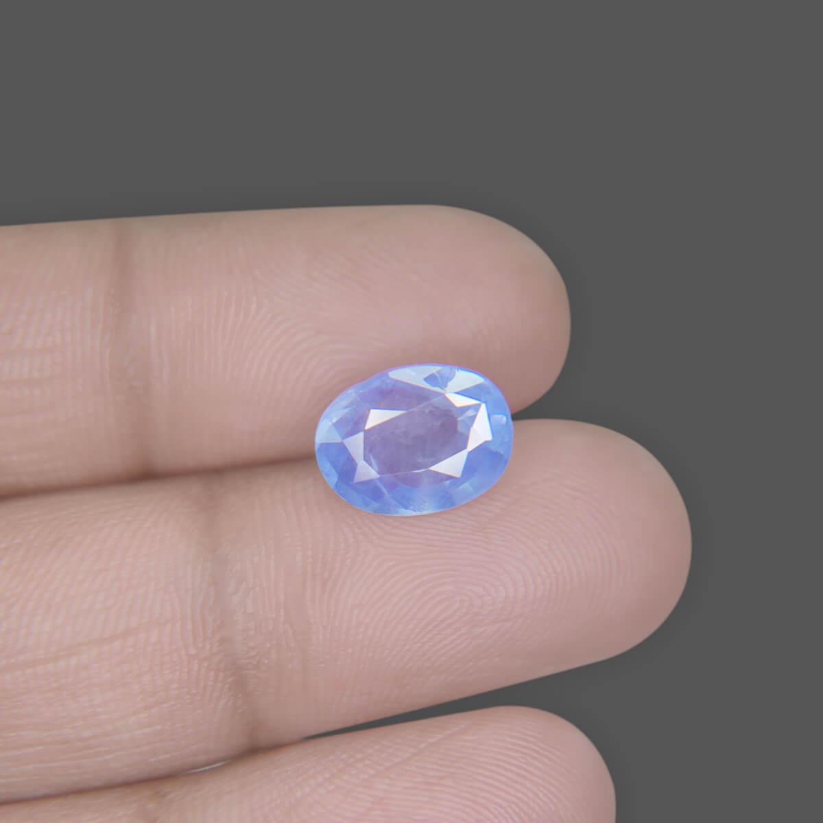 Blue Sapphire - 4.58 Carat