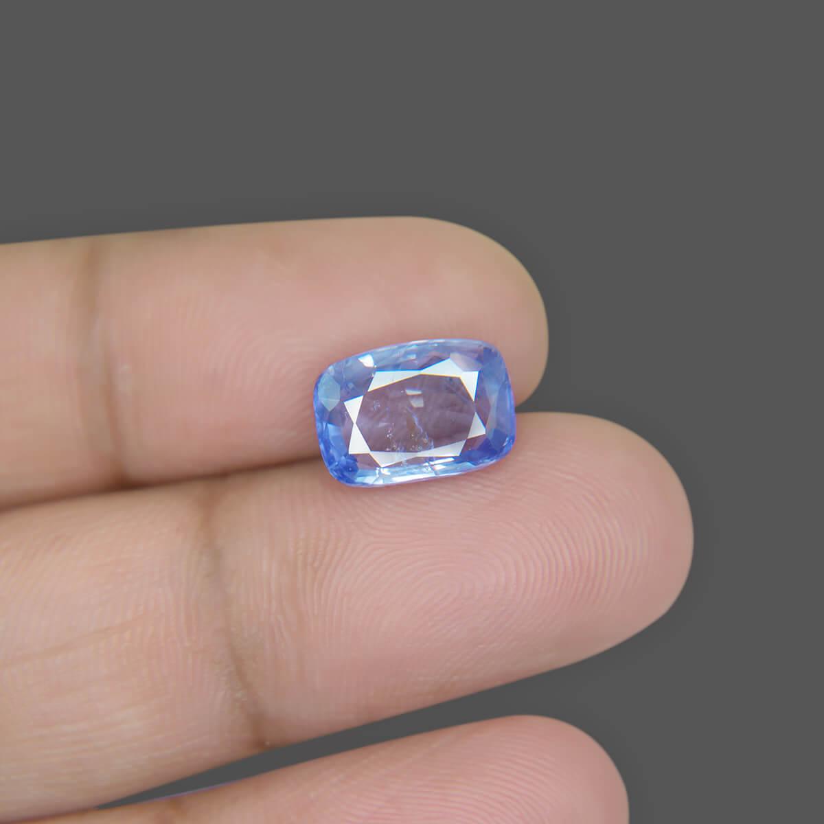 Blue Sapphire - 5.55 Carat