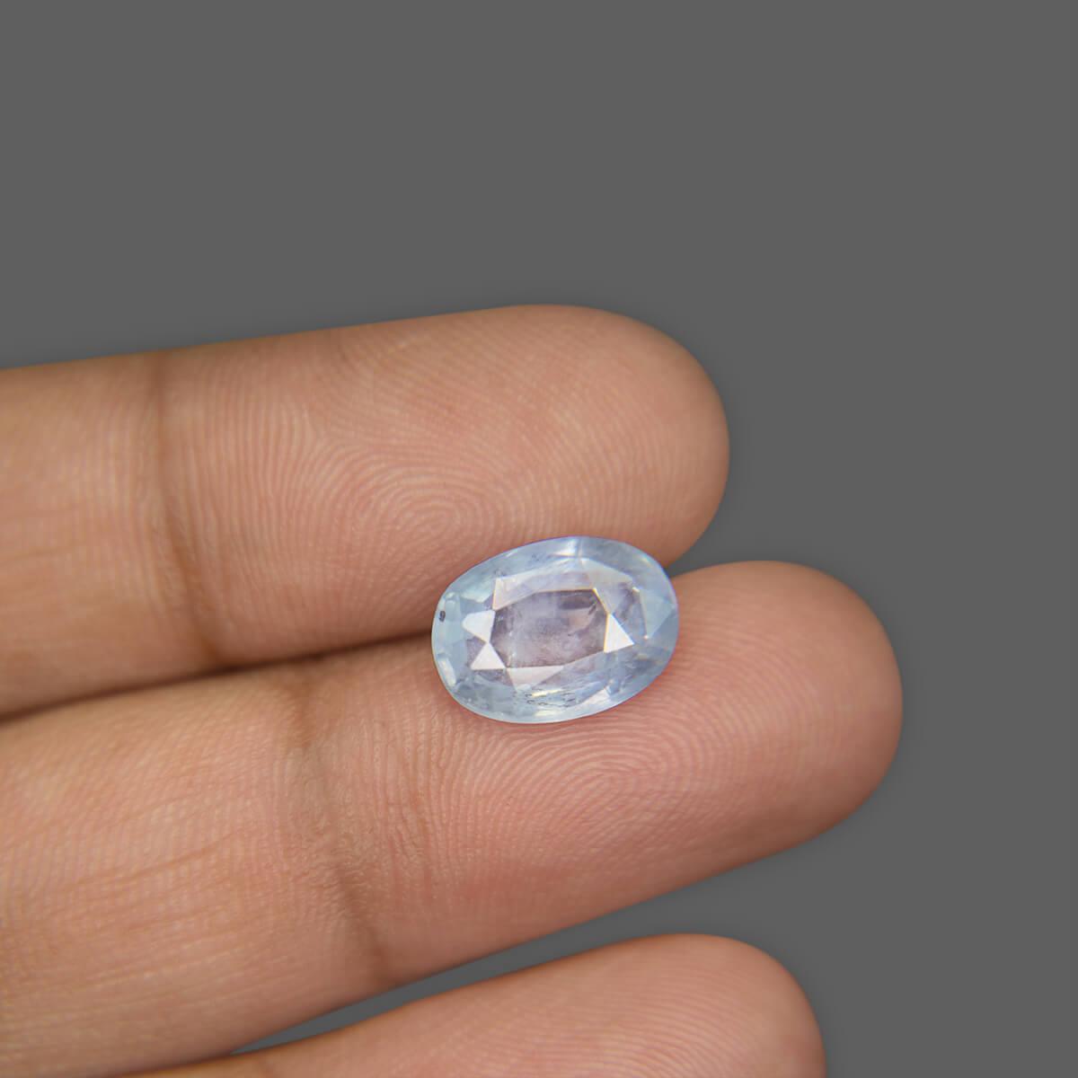 Blue Sapphire - 4.82 Carat