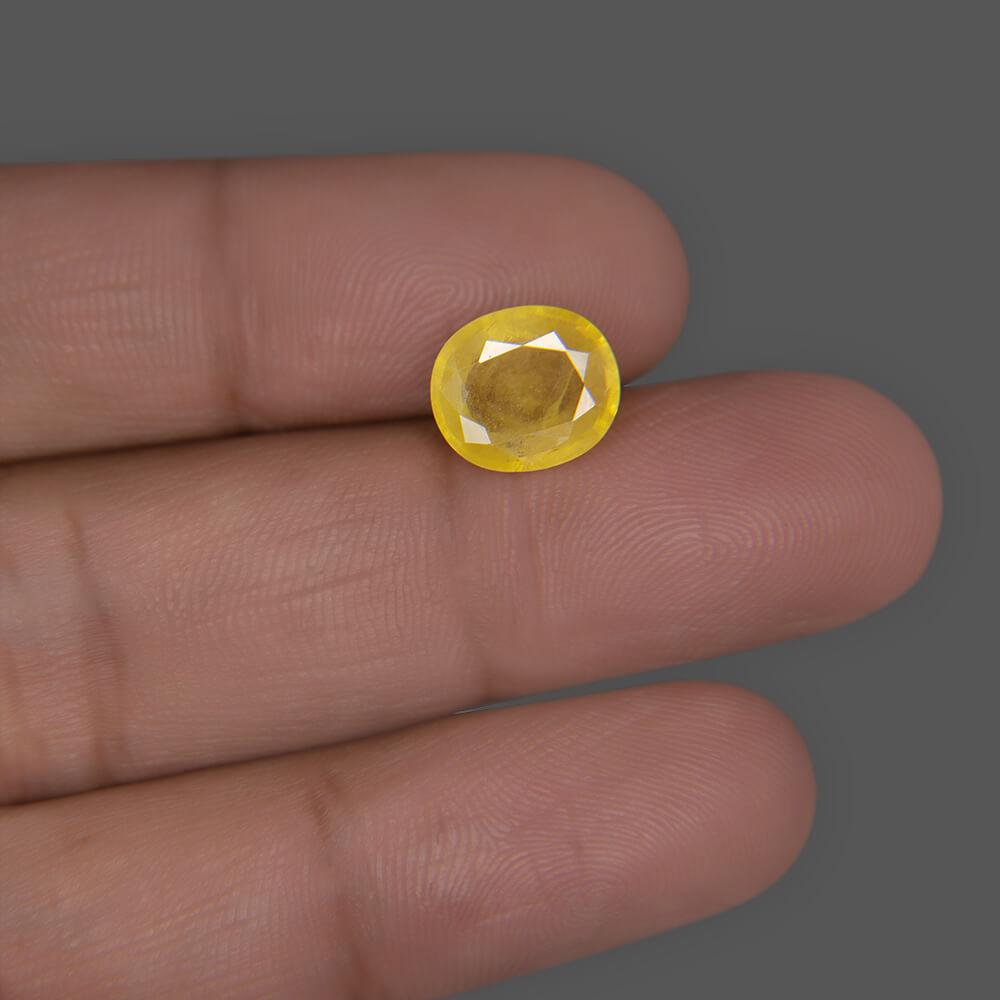 Yellow Sapphire - 4.39 Carat