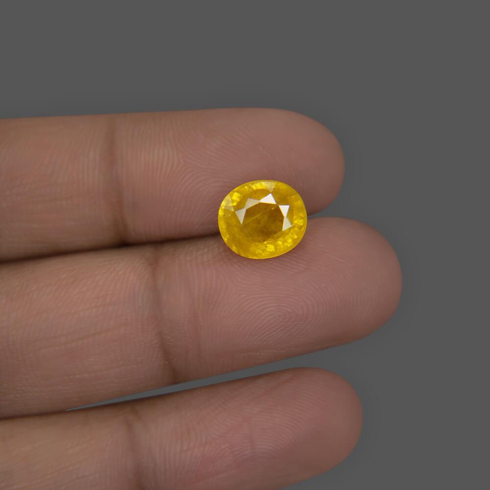 Yellow Sapphire - 4.69 Carat