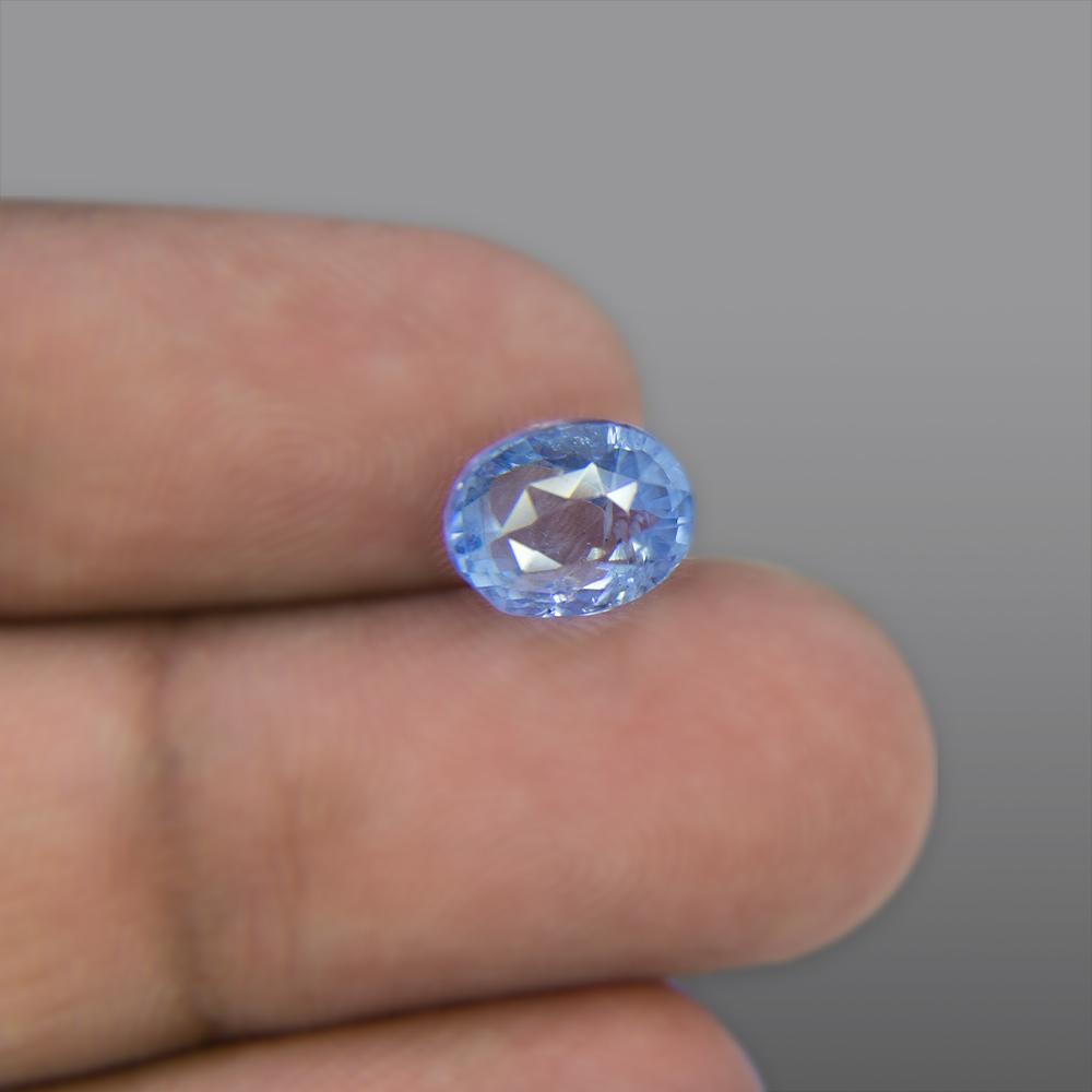 Blue Sapphire - 4.08 Carat