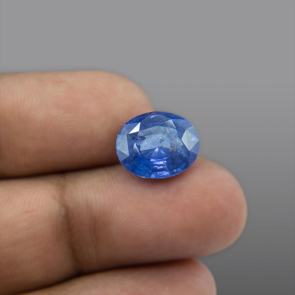 Blue Sapphire - 7.16 Carat