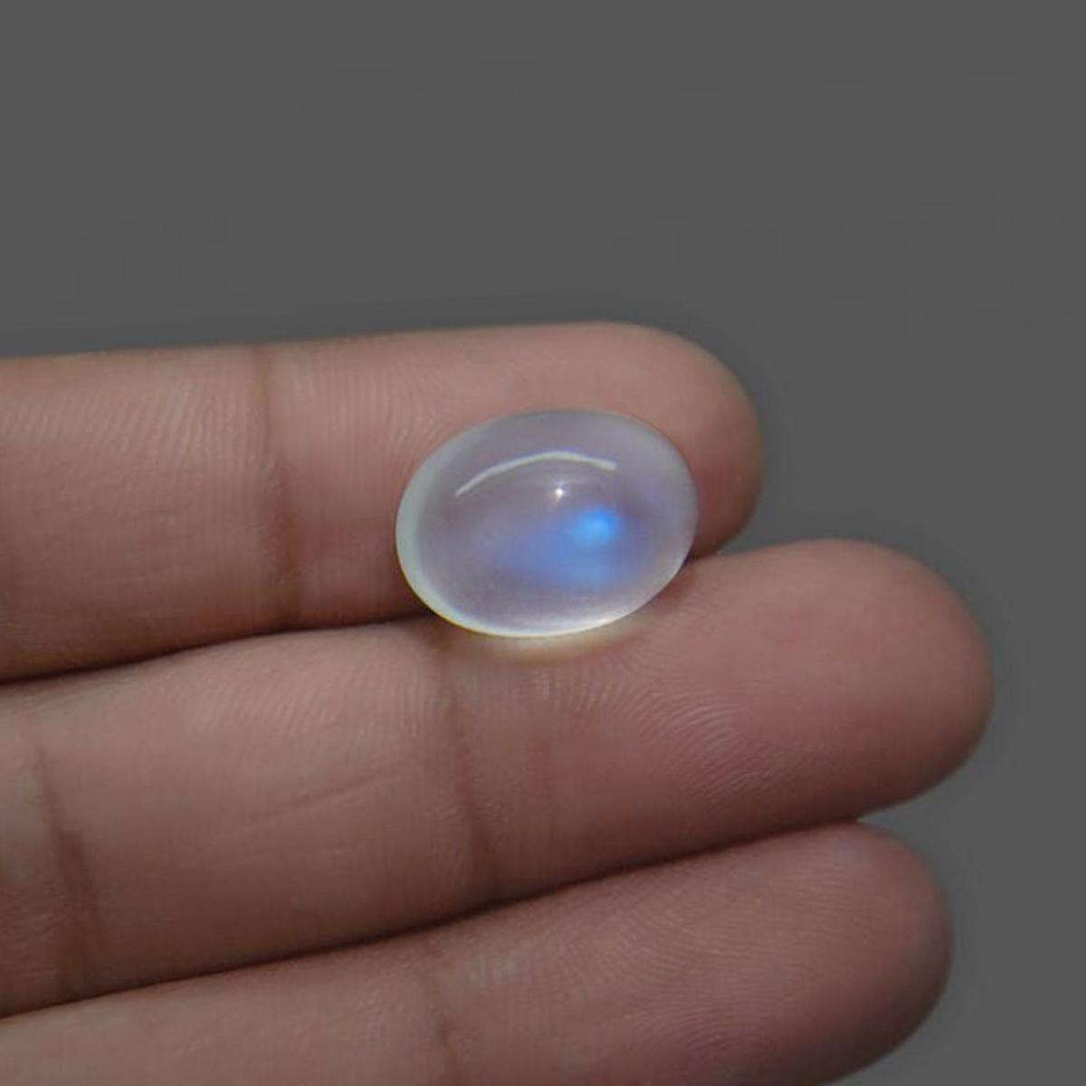 Moonstone Blue Rainbow - 8.34 Carat