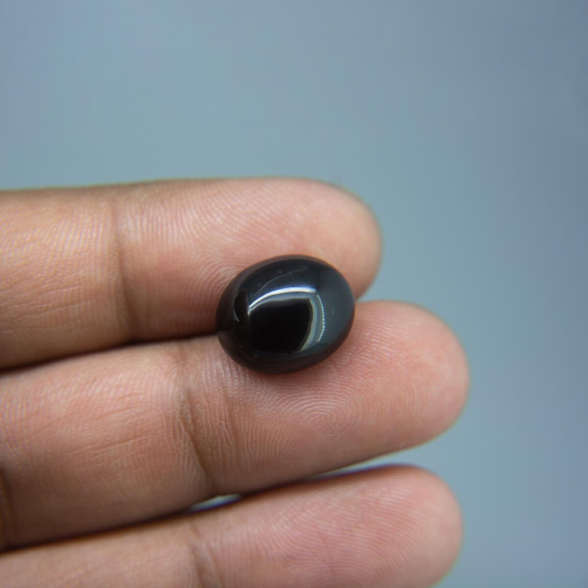 Black Onyx (Hakik) - 8.77 Carat