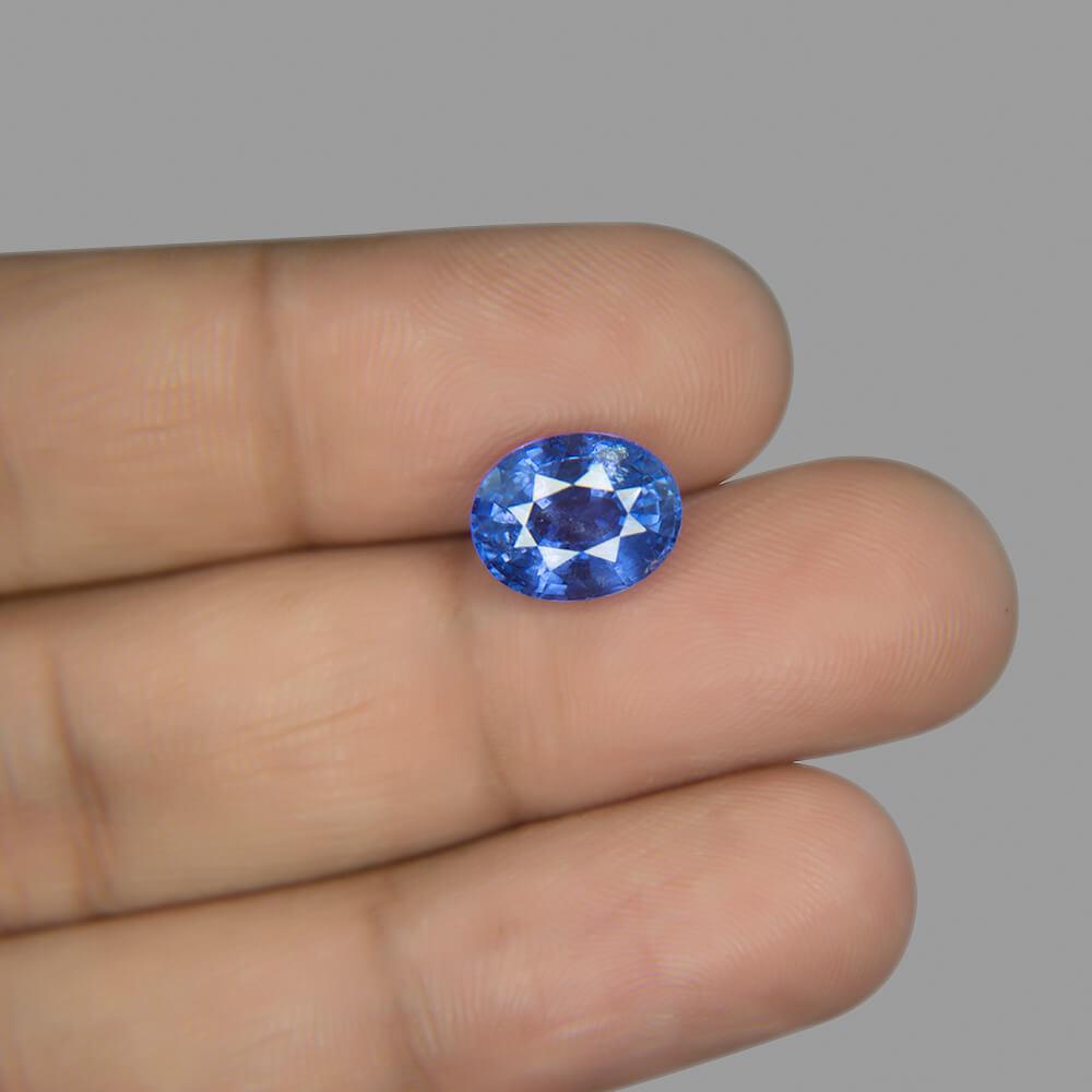 Blue Sapphire - 4.70 Carat
