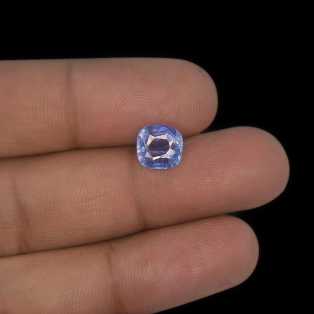 Blue Sapphire - 3.40 Carat