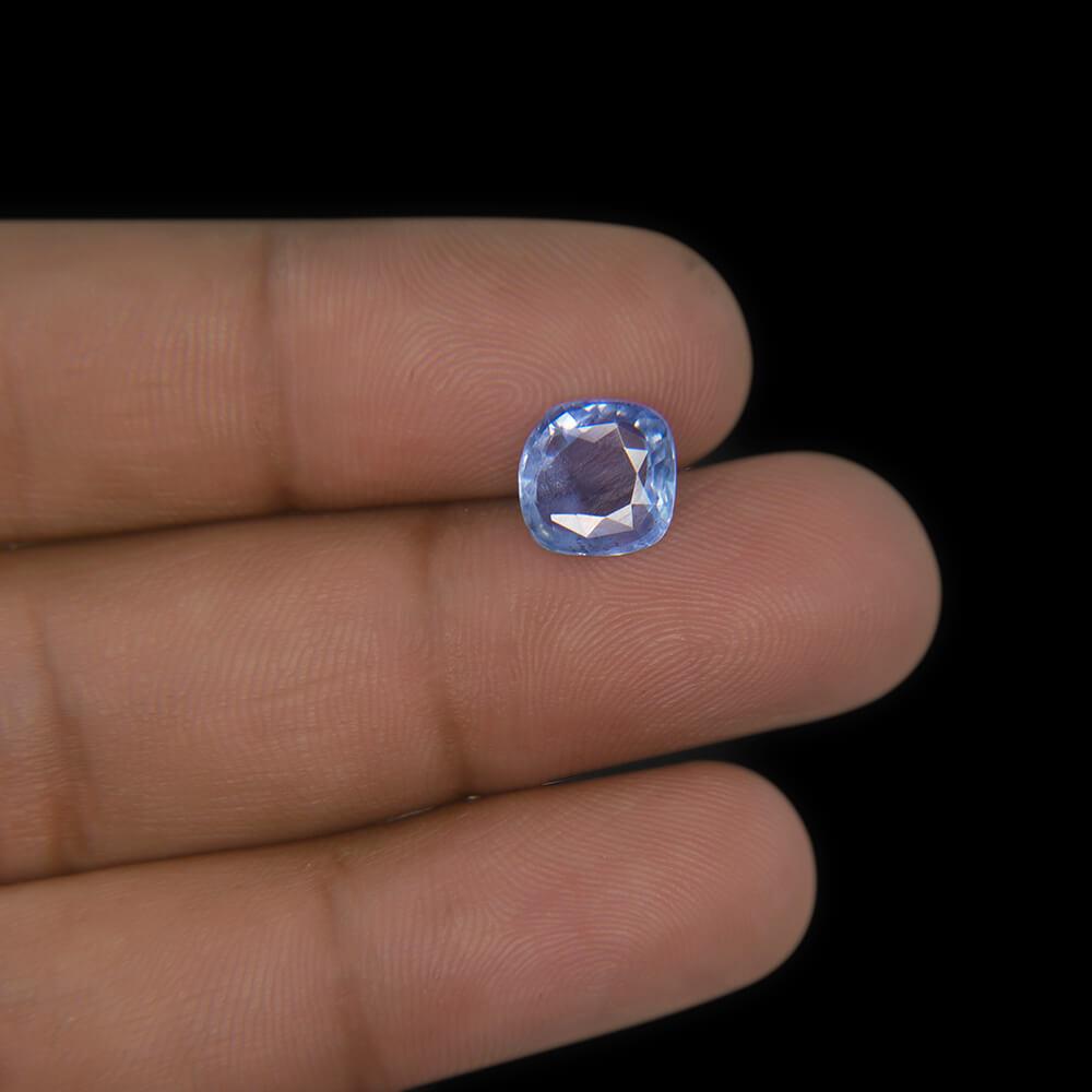 Blue Sapphire - 2.90 Carat