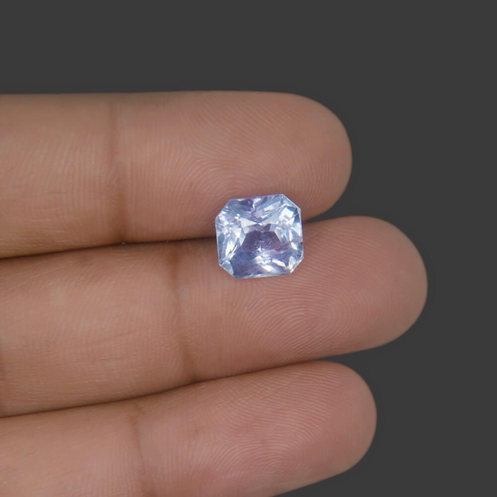Blue Sapphire - 5.05 Carat