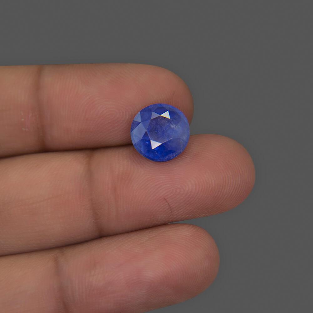 Blue Sapphire - 4.86 Carat