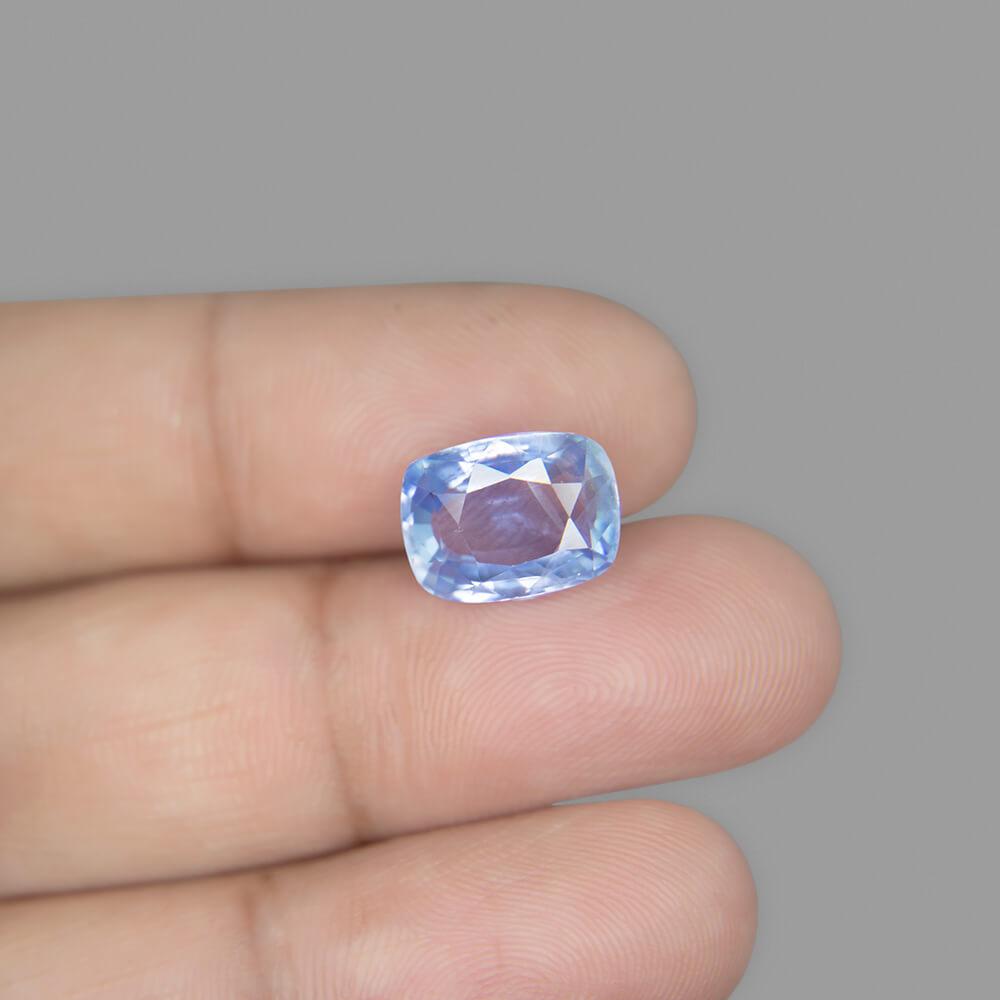 Blue Sapphire - 4.58 Carat