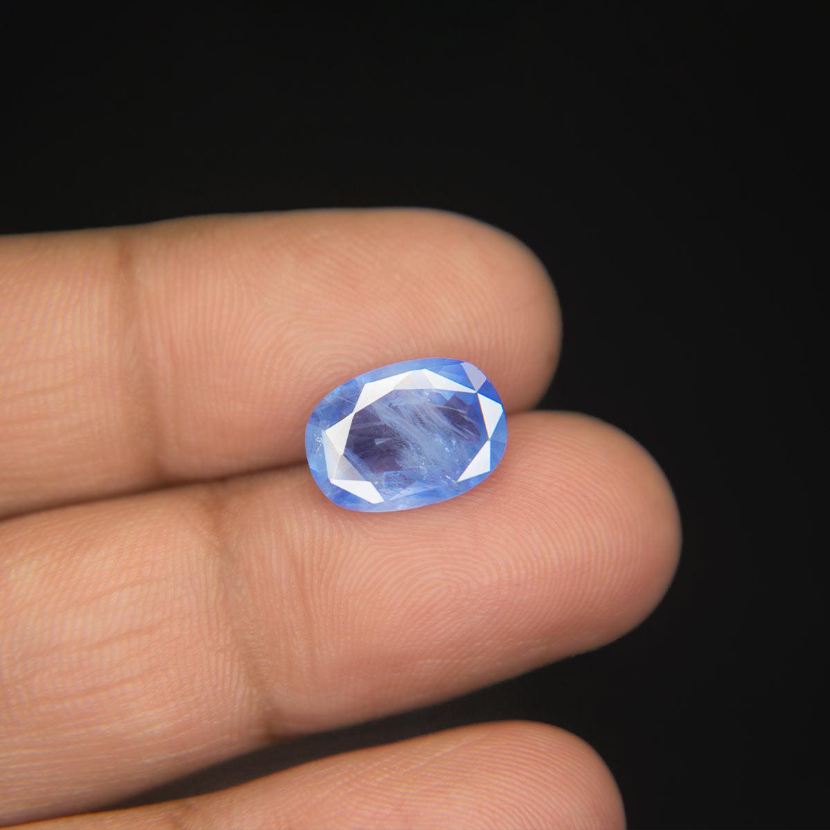 Blue Sapphire - 4.89 Carat