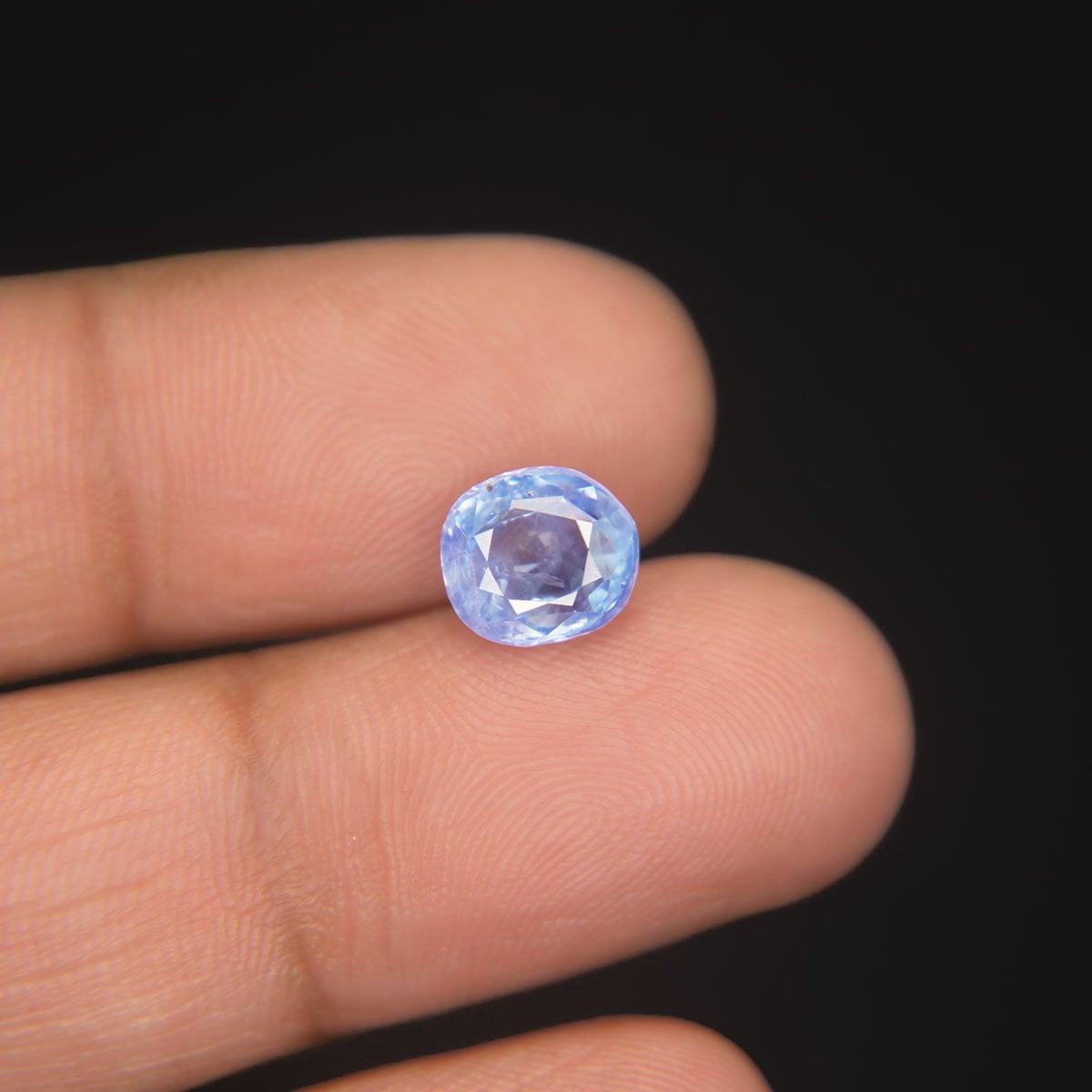 Blue Sapphire - 3.90 Carat
