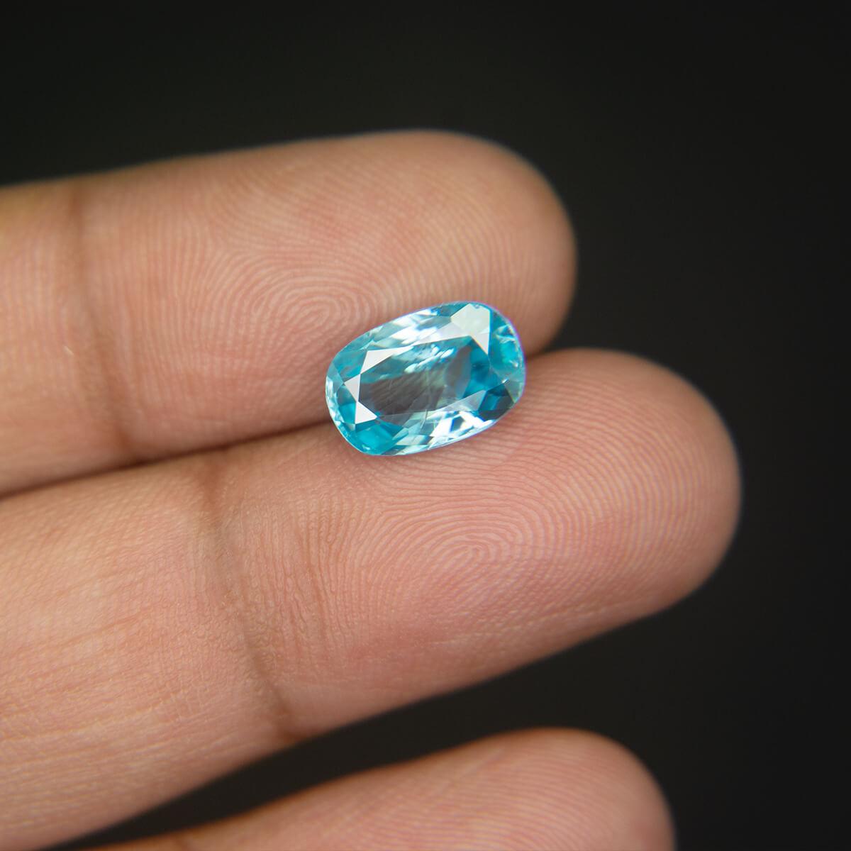 Blue Zircon - 4.88 Carat