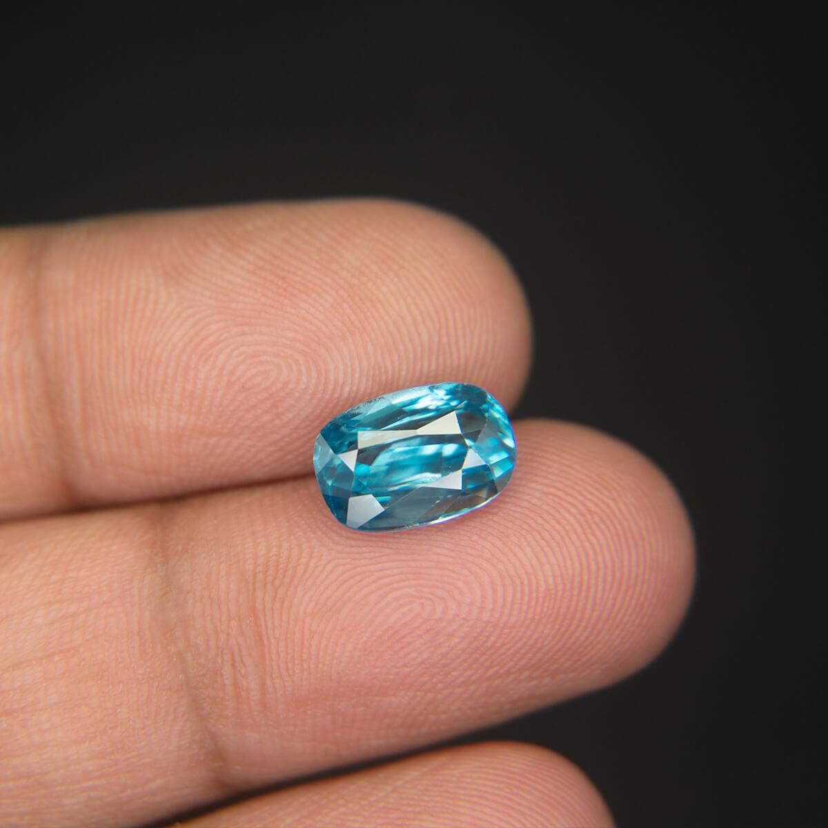 Blue Zircon - 5.20 Carat