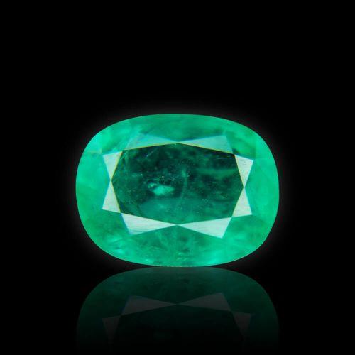 Natural Colombian Emerald (Panna) Gemstone 9.12 Carat/ 10.15 Ratti