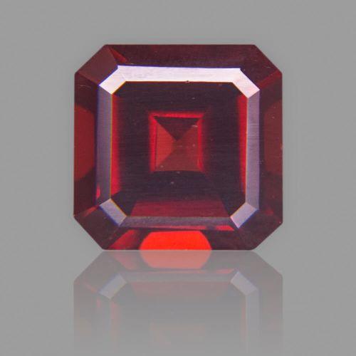 Red Garnet (Almandine, Pyrope) Gemstone - 5.20 Carat