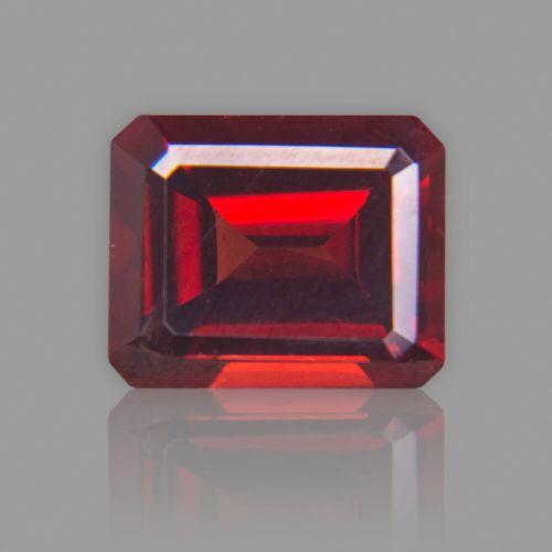 Red Garnet (Almandine, Pyrope) Gemstone - 5.60 Carat