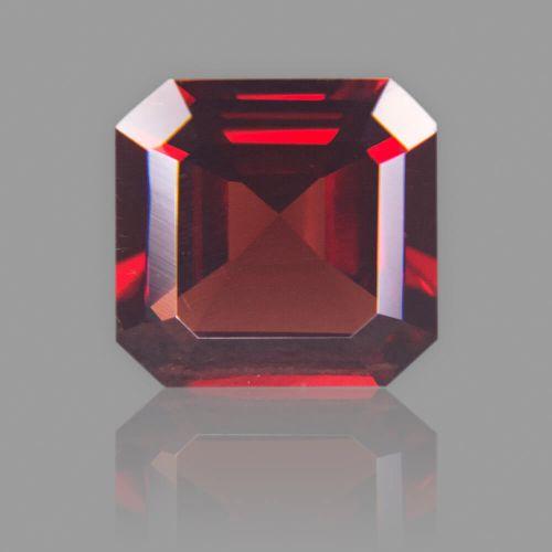 Red Garnet (Almandine, Pyrope) Gemstone - 4.97 Carat