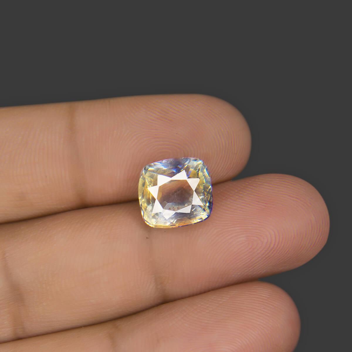 Pitambari (Bi-Color Sapphire) - 8.65 Carat