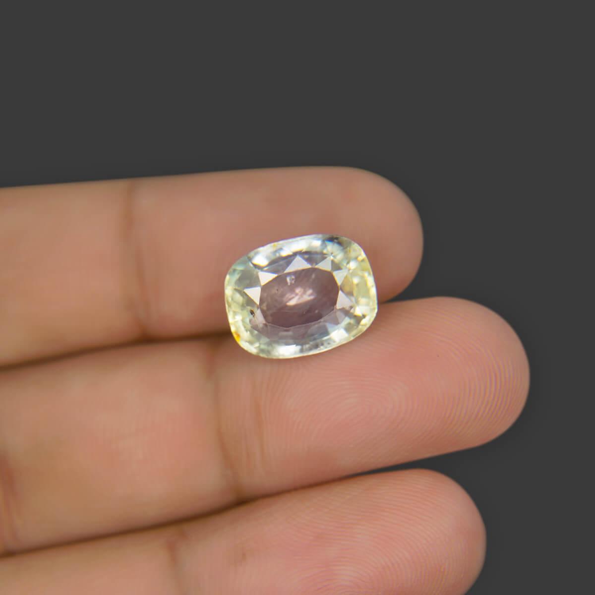 Pitambari (Bi-Color Sapphire) - 9.40 Carat