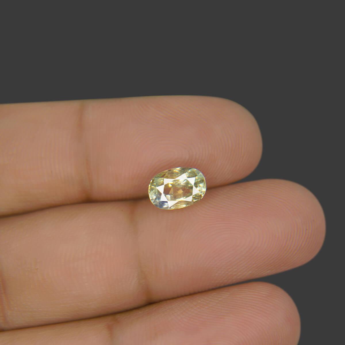 Pitambari (Bi-Color Sapphire) - 2.72 Carat