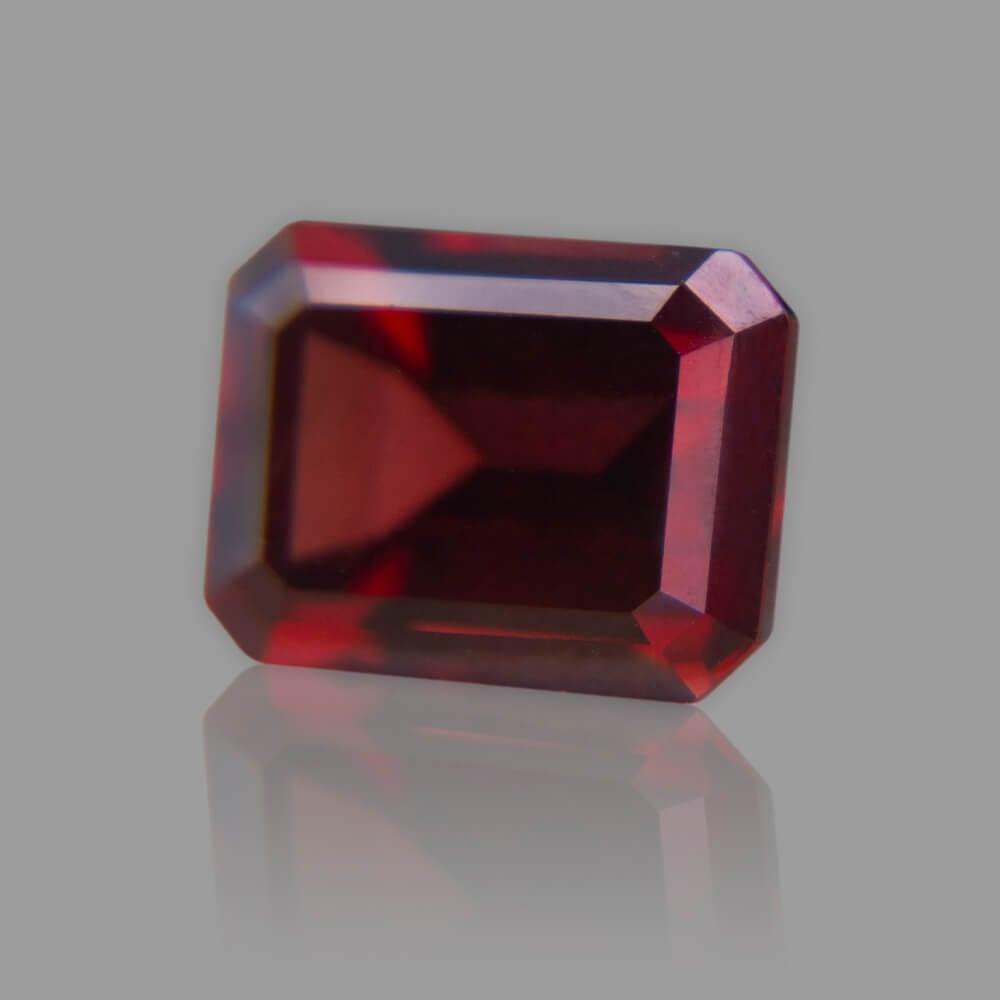 Red Garnet (Almandine-Pyrope) - 4.69 Carat