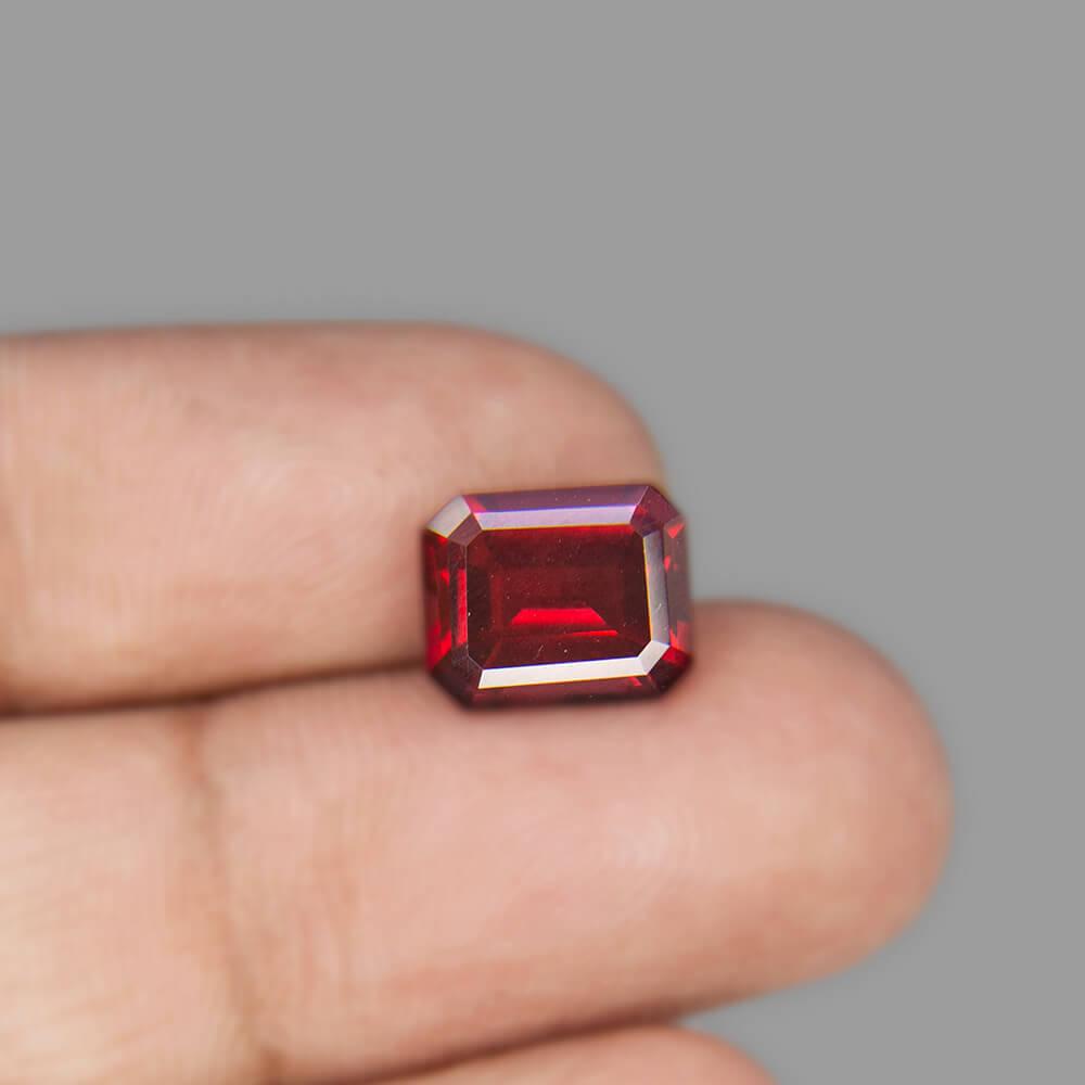 Red Garnet (Almandine-Pyrope) - 3.98 Carat