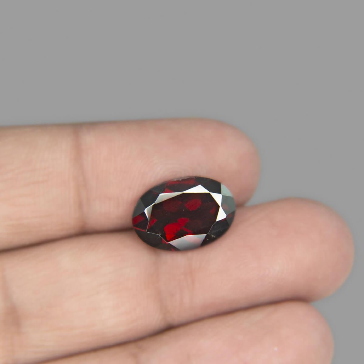 Red Garnet (Almandine-Pyrope) - 4.61 Carat