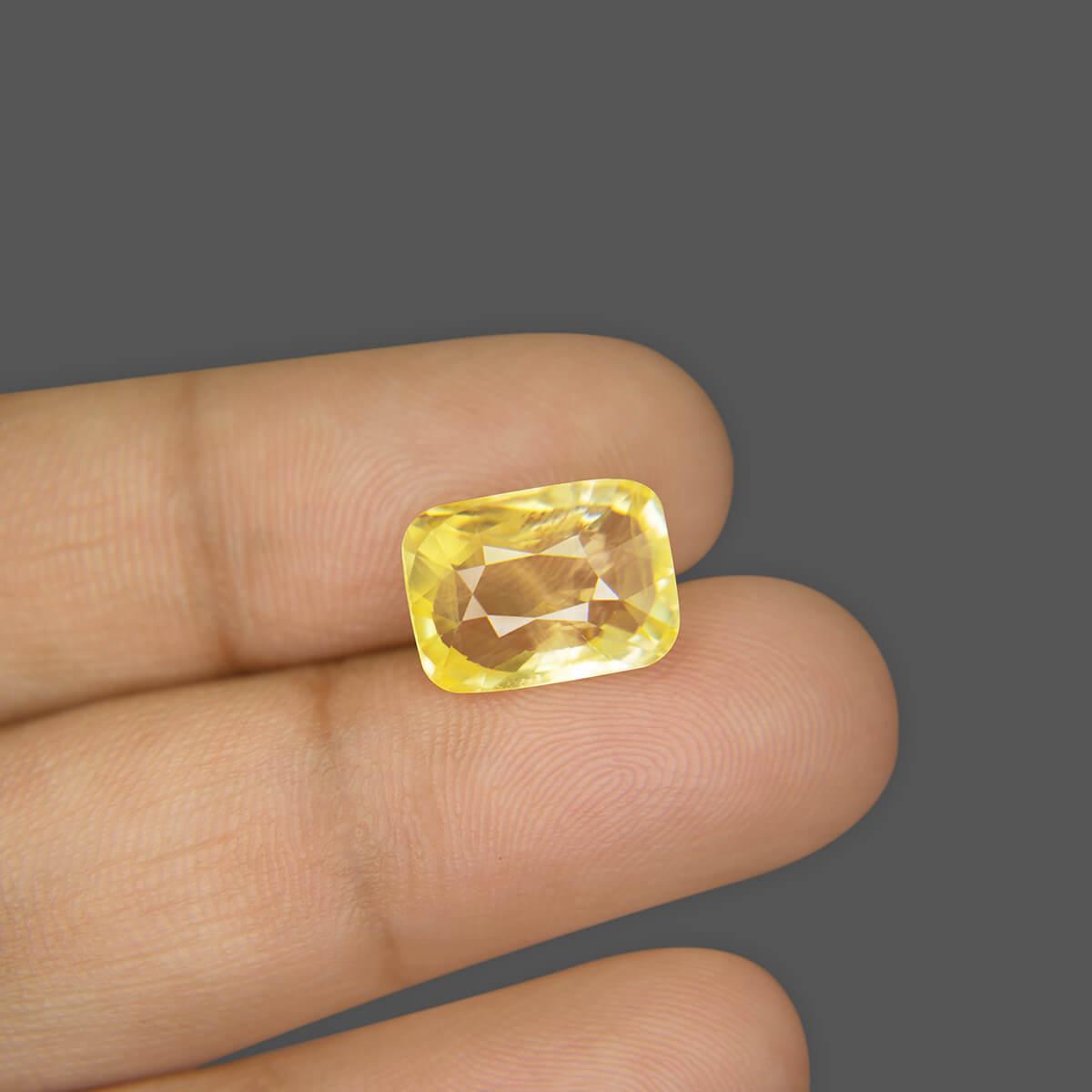 Yellow Sapphire - 8.20 Carat