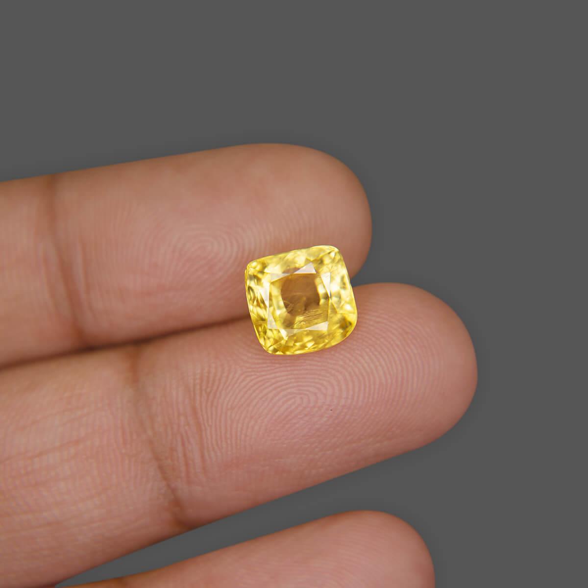 Yellow Sapphire - 4.73 Carat