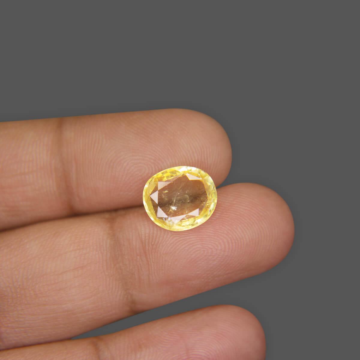 Yellow Sapphire - 4.58 Carat