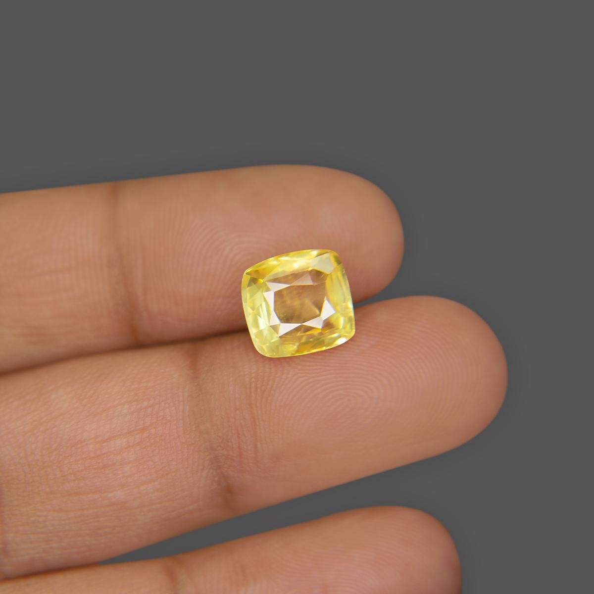 Yellow Sapphire - 5.84 Carat
