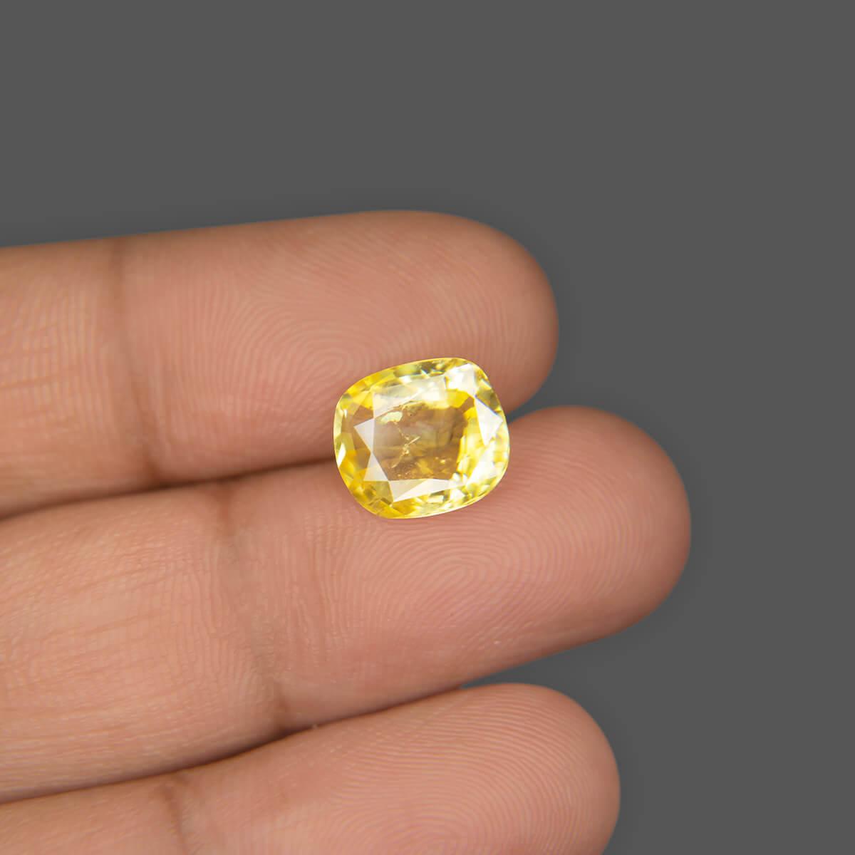 Yellow Sapphire - 4.09 Carat